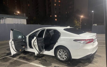 Toyota Camry, 2018 год, 1 750 000 рублей, 9 фотография