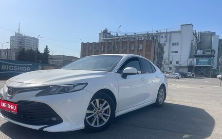 Toyota Camry, 2018 год, 1 750 000 рублей, 10 фотография