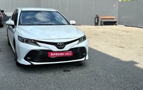 Toyota Camry, 2018 год, 1 750 000 рублей, 2 фотография