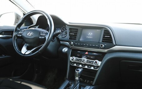 Hyundai Elantra VI рестайлинг, 2020 год, 1 629 000 рублей, 10 фотография