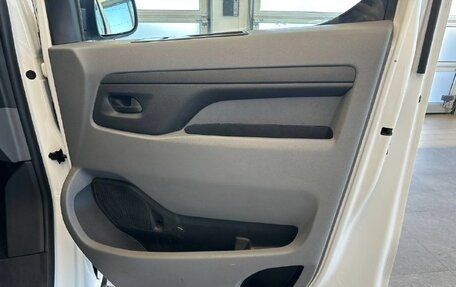 Opel Vivaro, 2021 год, 2 790 000 рублей, 10 фотография