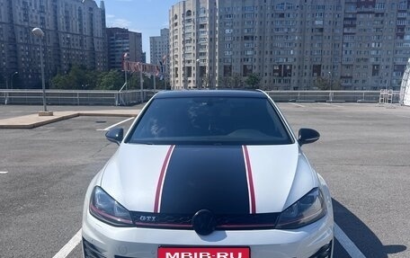 Volkswagen Golf GTI VII, 2015 год, 2 500 000 рублей, 2 фотография