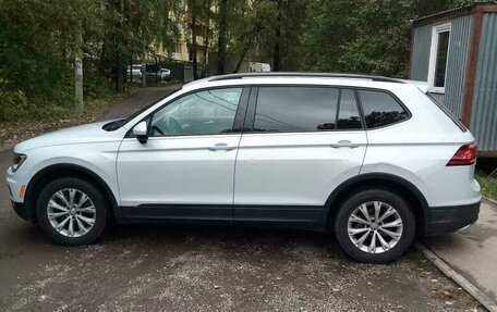 Volkswagen Tiguan II, 2017 год, 1 930 000 рублей, 3 фотография