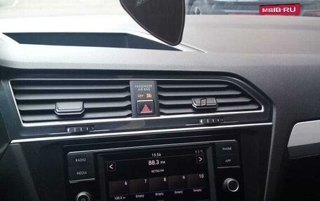 Volkswagen Tiguan II, 2017 год, 1 930 000 рублей, 10 фотография