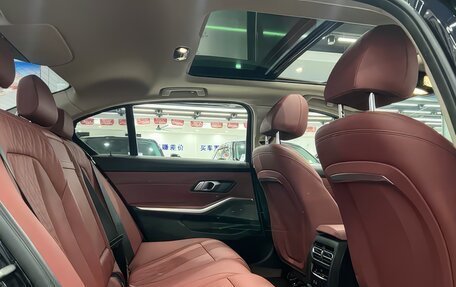 BMW 3 серия, 2023 год, 3 650 000 рублей, 12 фотография