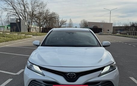 Toyota Camry, 2018 год, 2 150 000 рублей, 2 фотография