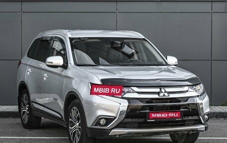 Mitsubishi Outlander III рестайлинг 3, 2018 год, 2 329 000 рублей, 1 фотография