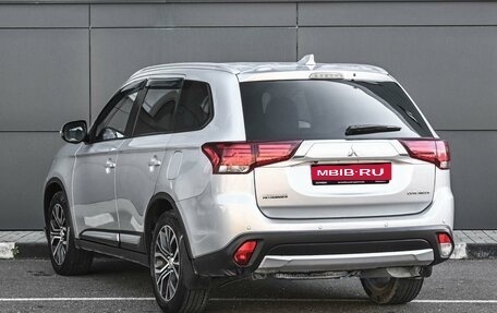 Mitsubishi Outlander III рестайлинг 3, 2018 год, 2 329 000 рублей, 2 фотография