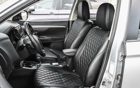 Mitsubishi Outlander III рестайлинг 3, 2018 год, 2 329 000 рублей, 10 фотография