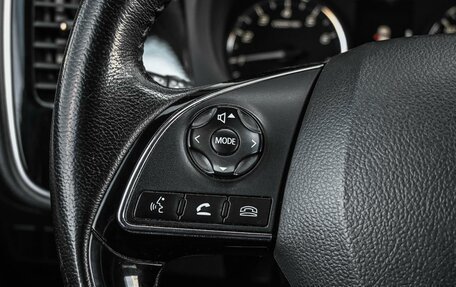 Mitsubishi Outlander III рестайлинг 3, 2018 год, 2 329 000 рублей, 14 фотография