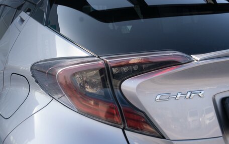 Toyota C-HR I рестайлинг, 2018 год, 2 000 000 рублей, 10 фотография