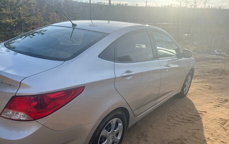 Hyundai Solaris II рестайлинг, 2013 год, 800 000 рублей, 4 фотография