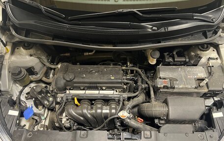 Hyundai Solaris II рестайлинг, 2013 год, 800 000 рублей, 13 фотография