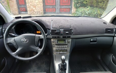 Toyota Avensis III рестайлинг, 2006 год, 700 000 рублей, 9 фотография