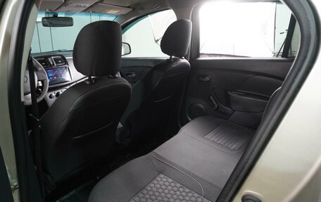 Renault Logan II, 2017 год, 849 000 рублей, 11 фотография