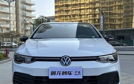 Volkswagen Golf VIII, 2023 год, 1 932 978 рублей, 2 фотография