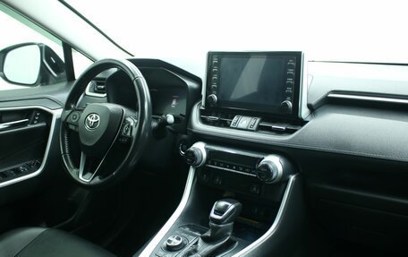 Toyota RAV4, 2021 год, 3 450 000 рублей, 4 фотография