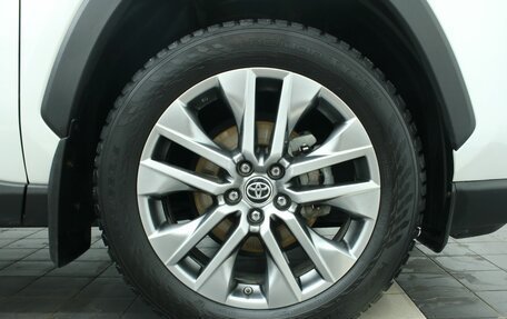 Toyota RAV4, 2021 год, 3 450 000 рублей, 6 фотография