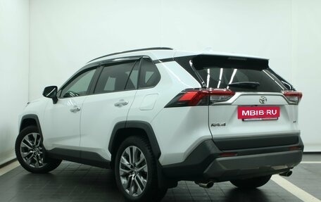 Toyota RAV4, 2021 год, 3 450 000 рублей, 12 фотография