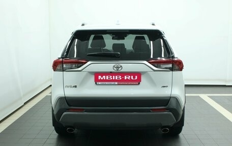 Toyota RAV4, 2021 год, 3 450 000 рублей, 13 фотография