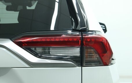 Toyota RAV4, 2021 год, 3 450 000 рублей, 21 фотография