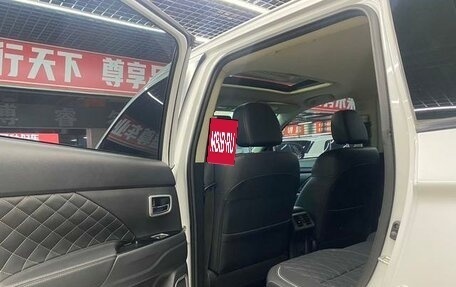 Mitsubishi Outlander III рестайлинг 3, 2022 год, 1 720 000 рублей, 15 фотография