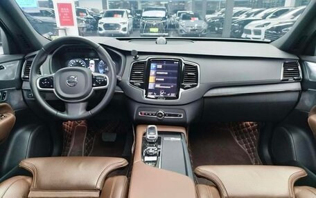 Volvo XC90 II рестайлинг, 2022 год, 5 580 000 рублей, 9 фотография