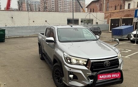 Toyota Hilux VIII, 2018 год, 2 999 999 рублей, 1 фотография