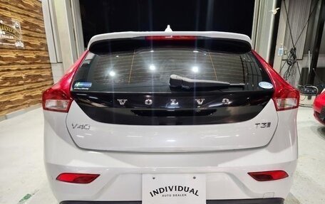 Volvo V40 II рестайлинг, 2018 год, 1 095 000 рублей, 5 фотография