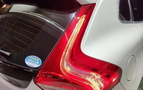 Volvo V40 II рестайлинг, 2018 год, 1 095 000 рублей, 10 фотография