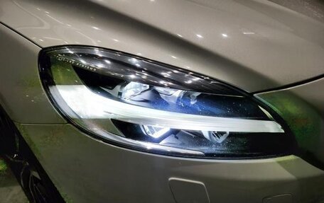 Volvo V40 II рестайлинг, 2018 год, 1 095 000 рублей, 9 фотография