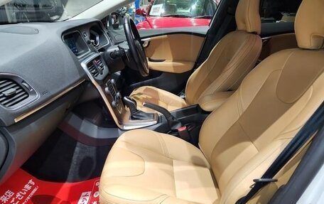 Volvo V40 II рестайлинг, 2018 год, 1 095 000 рублей, 12 фотография