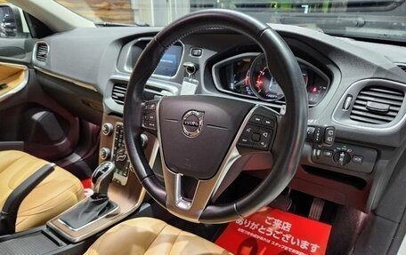 Volvo V40 II рестайлинг, 2018 год, 1 095 000 рублей, 13 фотография