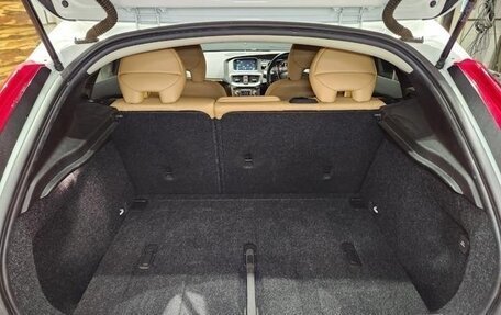 Volvo V40 II рестайлинг, 2018 год, 1 095 000 рублей, 22 фотография