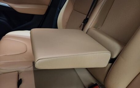 Volvo V40 II рестайлинг, 2018 год, 1 095 000 рублей, 33 фотография