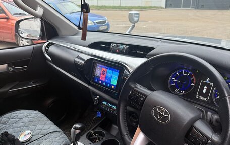 Toyota Hilux VIII, 2018 год, 2 999 999 рублей, 6 фотография