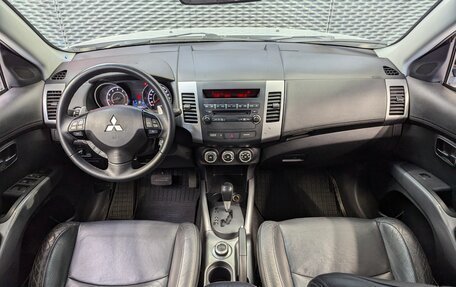 Mitsubishi Outlander III рестайлинг 3, 2011 год, 1 200 000 рублей, 12 фотография