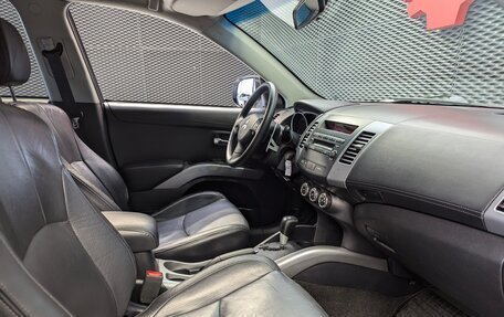 Mitsubishi Outlander III рестайлинг 3, 2011 год, 1 200 000 рублей, 29 фотография