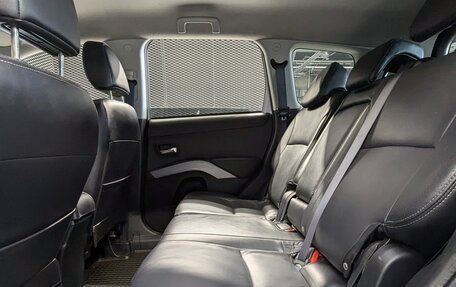 Mitsubishi Outlander III рестайлинг 3, 2011 год, 1 200 000 рублей, 32 фотография