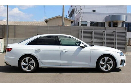 Audi A4, 2022 год, 2 010 000 рублей, 4 фотография