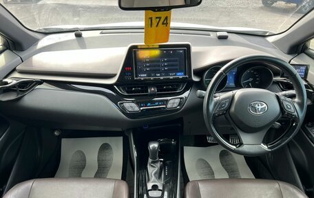 Toyota C-HR I рестайлинг, 2018 год, 2 429 000 рублей, 15 фотография