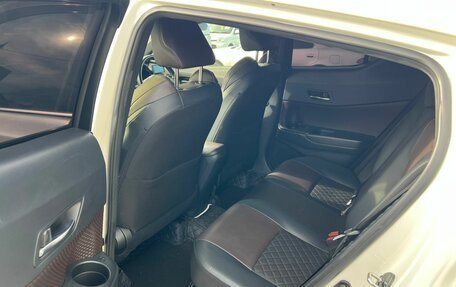 Toyota C-HR I рестайлинг, 2018 год, 2 429 000 рублей, 11 фотография