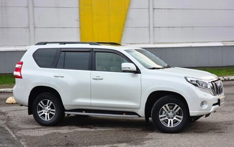 Toyota Land Cruiser Prado 150 рестайлинг 2, 2013 год, 3 999 999 рублей, 7 фотография