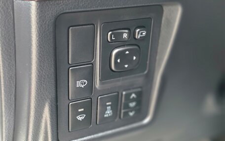 Toyota Land Cruiser Prado 150 рестайлинг 2, 2013 год, 3 999 999 рублей, 25 фотография