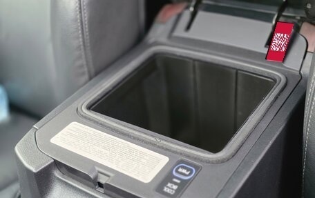 Toyota Land Cruiser Prado 150 рестайлинг 2, 2013 год, 3 999 999 рублей, 22 фотография