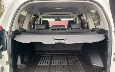 Toyota Land Cruiser Prado 150 рестайлинг 2, 2013 год, 3 999 999 рублей, 37 фотография