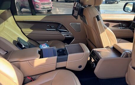 Land Rover Range Rover IV рестайлинг, 2022 год, 9 фотография