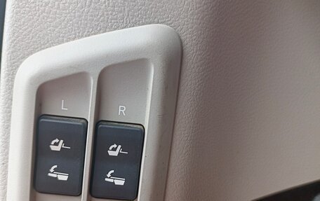 Toyota Land Cruiser Prado 150 рестайлинг 2, 2015 год, 3 550 000 рублей, 11 фотография