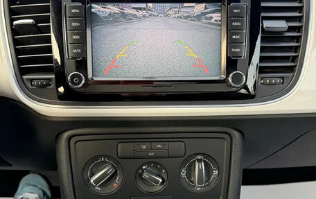 Volkswagen Beetle, 2019 год, 1 530 777 рублей, 9 фотография