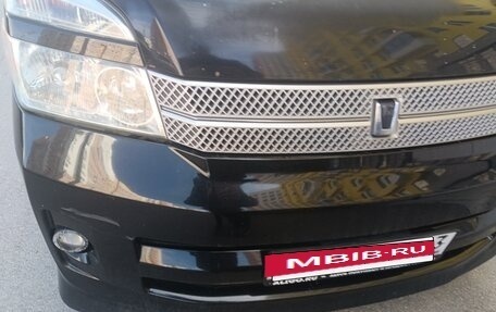 Toyota Voxy II, 2005 год, 850 000 рублей, 3 фотография